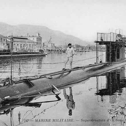 Il sottomarino Saphir al porto di Tolone.  © Wikipedia - Author Neurdein  - public domain