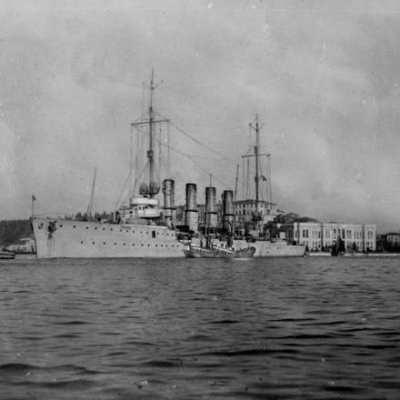 La Breslau sotto bandiera ottomana, dopo aver assunto il nome Midilli. © Bundesarchiv, Bild 134-B3821 _ CC-BY-SA 3.0