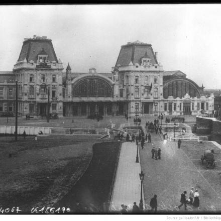 La stazione di Ostenda dopo il raid, © B. N. F.  - Agence Rol ark_12148_btv1b69334690