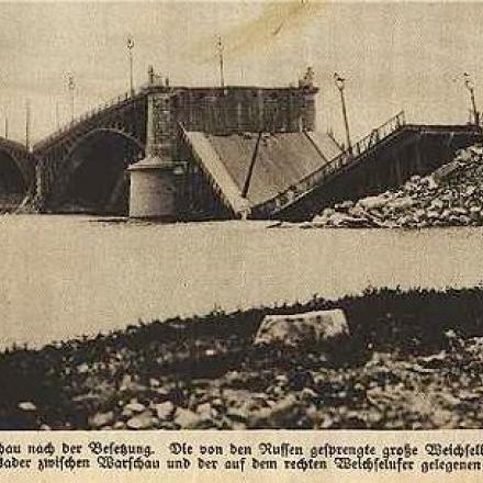 Il ponte Poniatowski a Varsavia, fatto saltare dall'esercito russo. © Robert Sennecke - German postcard via  Wikipedia - public domain