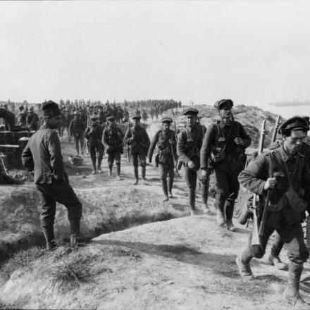 Soldati del 1 ° battaglione, i fucilieri del Lancashire Capo Helles, Gallipoli, il 30 aprile 1915.© IWM (HU 105652)
