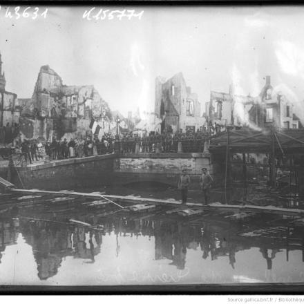 Lier in rovina.  © BNF Gallica - Agence Rol ark_12148_btv1b6933049v