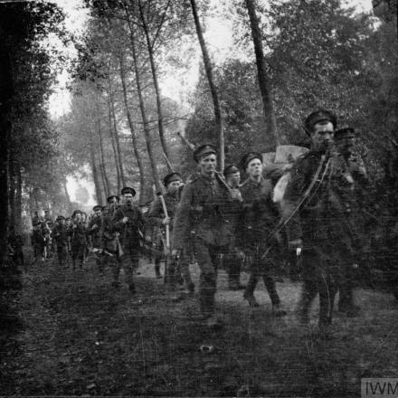 2 ° Battaglione, guardie scozzesi, in marcia verso Tielt dopo aver lasciato Gand, 12 ottobre 1914. © IWM Q 57177
