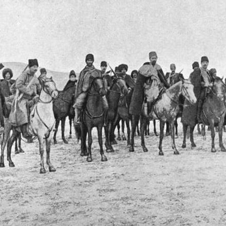 1914, volontari armeni inquadrati sotto l'esercito russo. © Wikipedia -  Garegin Pasdermadjian - public domain