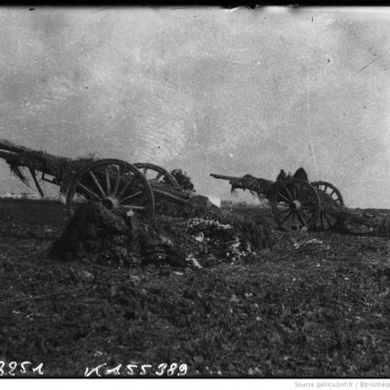 Yser, cannoni finti per ingannare gli aviatori tedeschi © B. N. F. département Estampes et photographie btv1b6932667j