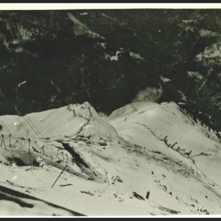 Col di Lana. Monte Marmolada. Il cappello di Napoleone ed il villaggio austriaco visto a Cima Lana, ©MCRR 