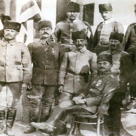 Halil Pasha  Kut con i suoi ufficiali a Kut