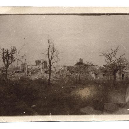 Rovine a Neuville-Saint-Vaast. © europeana.eu_contributions_10676 cc by-sa_3.0