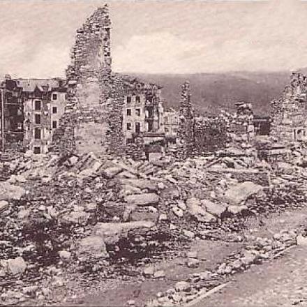 Rovine di Asiago (piazza Pertile) - Immagine di pubblico dominio