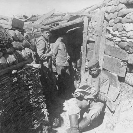 Soldati tedeschi all'ingresso della trincea di Ypres Hill 60 - Fonte Imperial War Museum © IWM (Q 45247)
