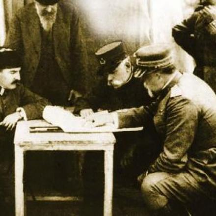 Essad Pasha a Salonicco. Immagine di pubblico dominio