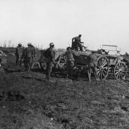 Munizioni vicino Guillemont - Fonte: © IWM (Q 53152)