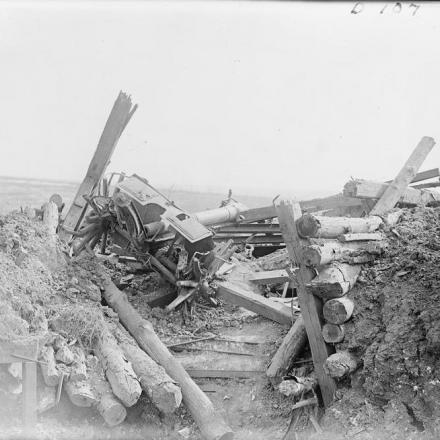 Arma tedesca distrutta a Pozieres - Fonte: © Imperial War Museum (Q 4077)