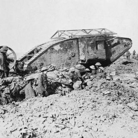 Il carro armato Mark I impiegato durante la Battaglia della Somme - Fonte: © IWM (Q 2486)