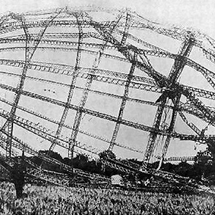 Relitto di Zeppelin abbattuto - Immagine di pubblico dominio