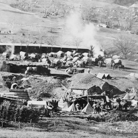 Un accampamento austro-ungarco nei pressi di Turnu Rosu (Sibiu) - Fonte:© IWM (Q 57526) 