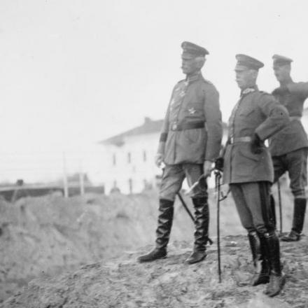 Il Gen. Mackensen sul Danubio - Fonte: © IWM (Q 52238)