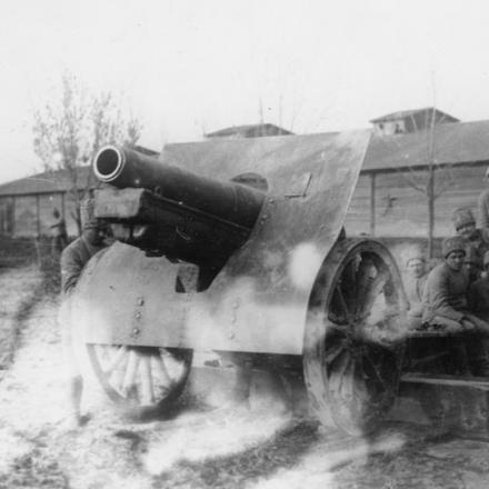 Artiglieria russa a Focșani - Fonte: © IWM (Q 76101) Artiglieria russa a Focșani - Fonte: © IWM (Q 76101)