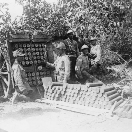 Artiglieria da campo rumena nei pressi di Costesti - Fonte: © IWM (Q 58119)