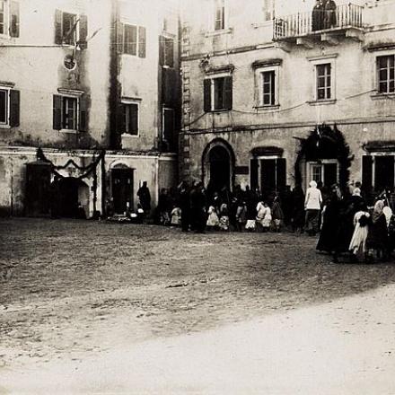 Piazza del castello di Durazzo - Fonte: Immagine di pubblico dominio