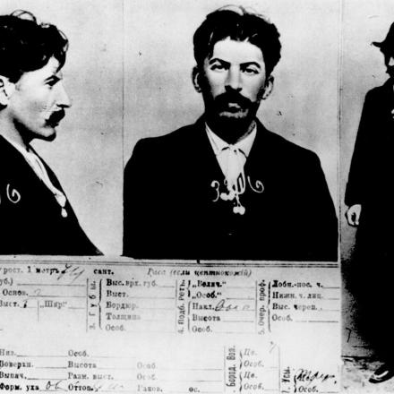 La foto segnaletica di Stalin. © Wikimedia Commons - Author unknown - public domain