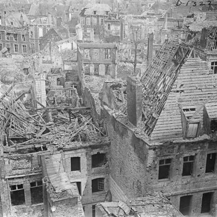 Le rovine di Arras 30 aprile 1917 © IWM (Q 5268)