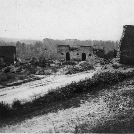 Le rovine di Aveluy, 3 giugno 1917. © IWM (Q 78449)