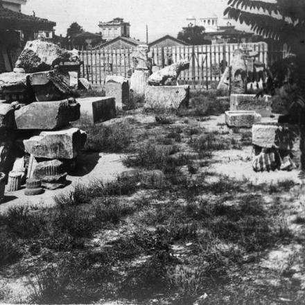  Frammenti di rovine bizantine a Larissa, giugno 1917.© IWM (Q 78326)
