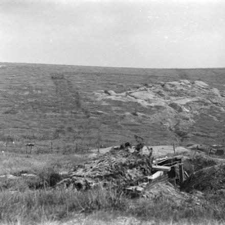La prima linea francese sul versante meridionale di Mort Homme. © IWM (Q 37233)
