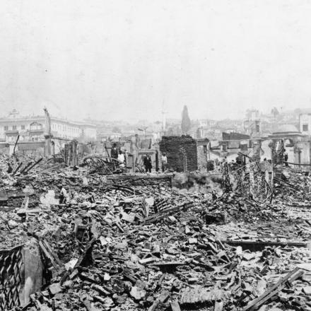 Conseguenze del grande incendio nella città di Salonicco, agosto 1917. © IWM (HU 58897)