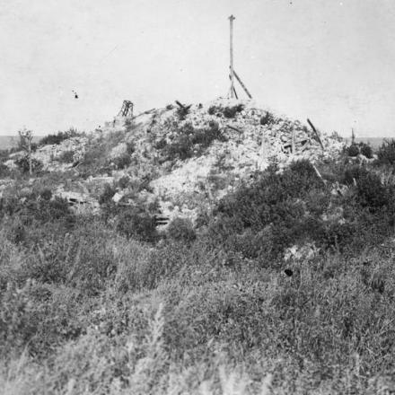 Chiesa a Neuville-Saint-Vaast in rovina, 26 agosto 1917. © IWM Q 61308