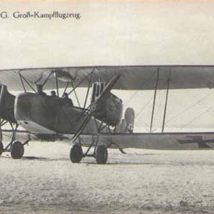 Un bombardiere germanico AEG G. IV © earlyaviator.com_archive1. public domain