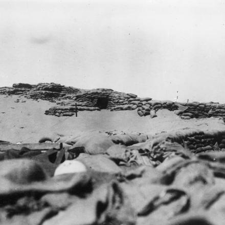 Sinai e Palestina. Una trincea di fronte a Samson's Ridge, il 17 settembre 1917. © IWM (Q 12583)