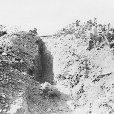 Trincee turche a El Arish Redoubt, catturate dai Royal Scots, 4 ° battaglione, 2 novembre 1917. © IWM (Q 12574)
