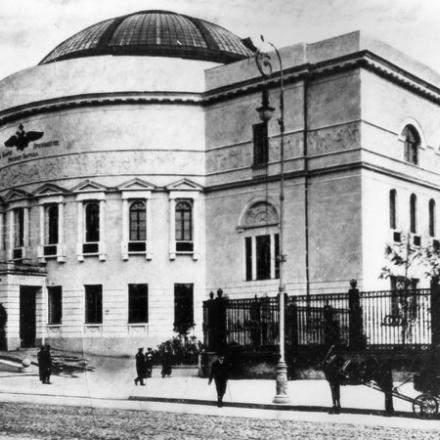 Il Museo pedagogico Tsarevich Oleksiy di Kiev dove si riuniva la Central Rada ucraina © Collezione di monumenti di storia e cultura dell'Ucraina. Kiev -  Author unknown