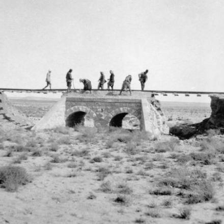 Riparazione del binario ferroviario vicino a Maan. © IWM Q 60116