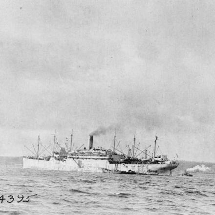 Nave da trasporto americana USS President Grant nel porto di Brest,  gennaio 1918. © IWM Q 58278