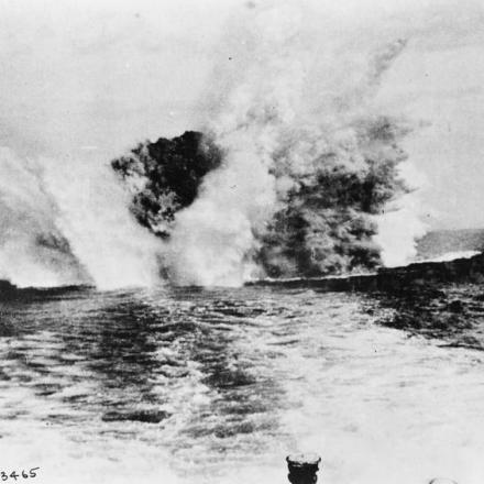 Esplosione di 300 cariche di profondità da una torpediniera americana, il 13 maggio 1918 © IWM