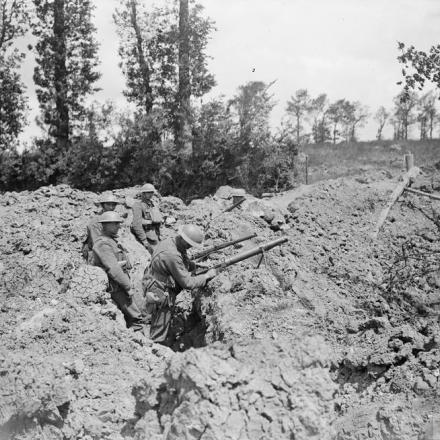 12 ° Battaglione Royal Scots appostato in un cratere di mina a Meteren, il 23 giugno 1918. © IWM (Q 6735)