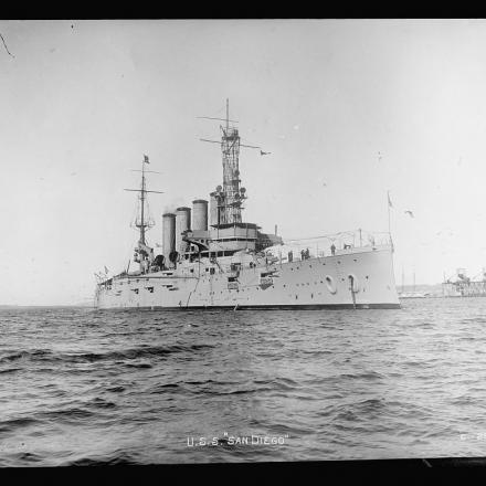 L'incrociatore U.S.S. San Diego affondato il 19 luglio 1918 a sud di Long Island. Library of Congress 32558 USS San Diego 