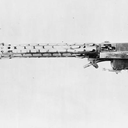 Una mitragliatrice leggera tedesca MG 08/15 Spandau. Catturata a Tours, 28 agosto 1918. © IWM (Q 58077)