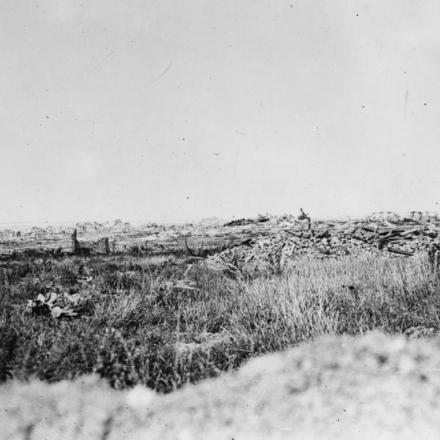 Vista generale di Lens presa da un avamposto britannico il 5 settembre 1918, 20 giorni prima che la città venisse presa. © IWM (Q 58149)