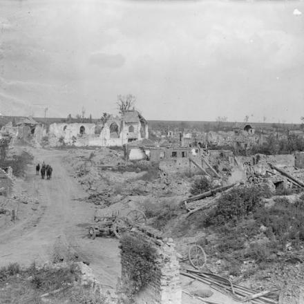 Rovine di Queant, dove la 52ª, 57ª e 63ª Divisione, nella battaglia della linea Drocourt-Queant, sfondarono la linea Hindenburg, 7 settembre 1918. © IWM (Q 7048 )