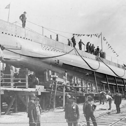 Il sottomarino americano R, 27 pronto per il varo. 23 settembre 1918. © IWM (Q 68441)