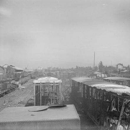 Palestina. Stazione di Kadem, capolinea della ferrovia Hijaz, il cui deposito fu incendiato prima che Turchi e tedeschi lasciassero Damasco. La stazione e tutte le case intorno ad essa furono completamente distrutte. 30 settembre 1918.