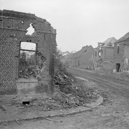 Le rovine di Drocourt sul fronte della 20a Divisione, 15 ottobre 1918. © IWM (Q 9566)