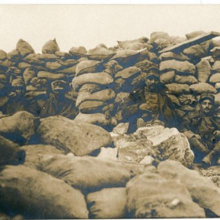 In trincea - Cave di Selz. Fonte: Museo civico del Risorgimento di Bologna