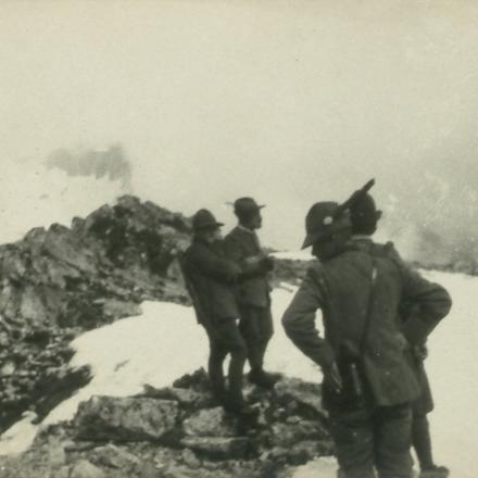 Alpini durante la Grande Guerra - Fonte: Fondo fotografico Monelli, Biblioteca Antonio Baldini