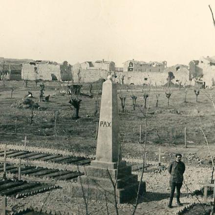 Il cimitero di Staranzano nel 1917. Fondo Arturo Busto - Fonte: ©Museo civico del Risorgimento di Bologna