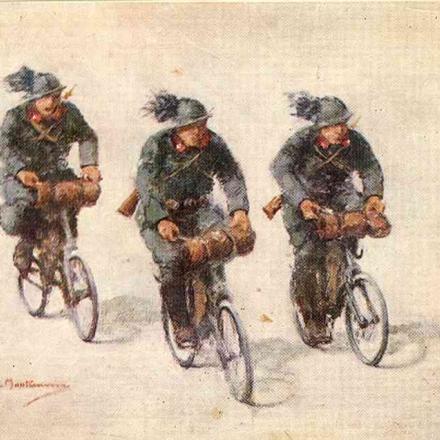 Cartolina bersaglieri in bicicletta - Fonte: Immagine di pubblico dominio